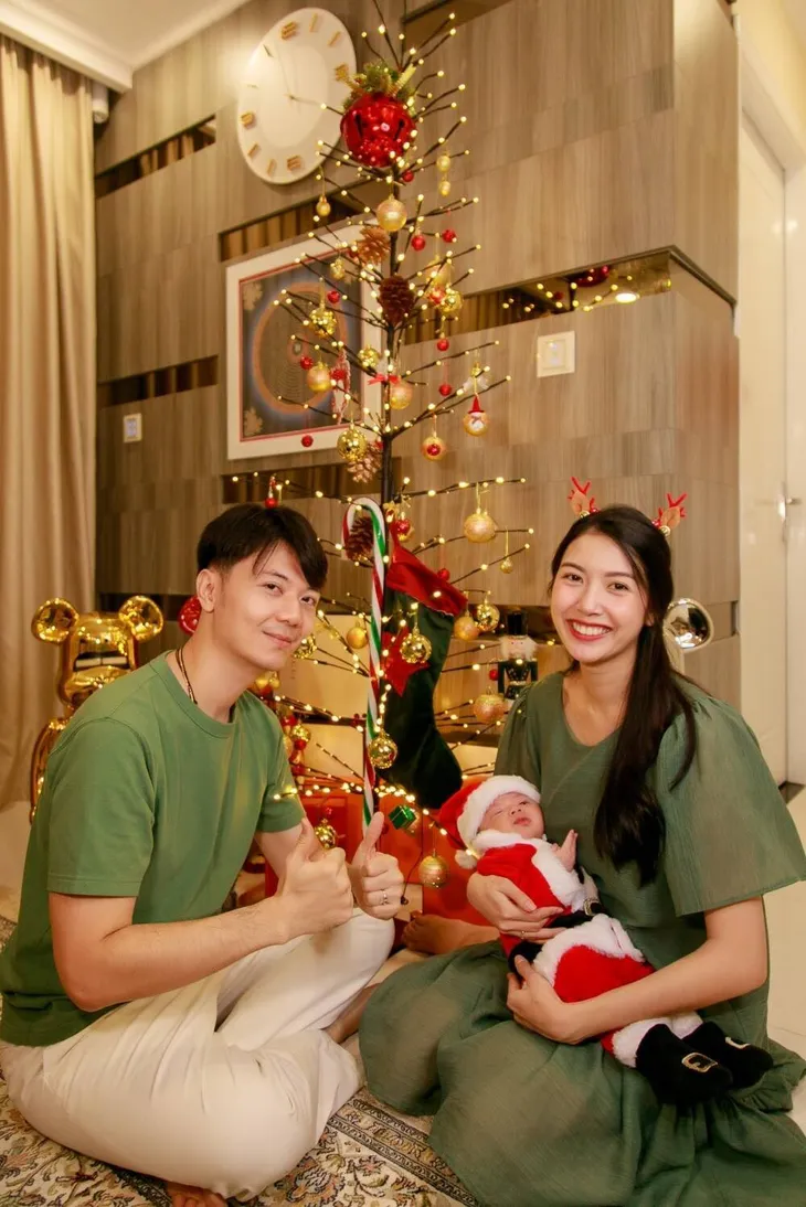 Á hậu Thúy Vân sau khi làm mẹ: Rất khác - Ảnh 2. Á hậu Thúy Vân sau khi làm mẹ: Rất khác - Ảnh 2.