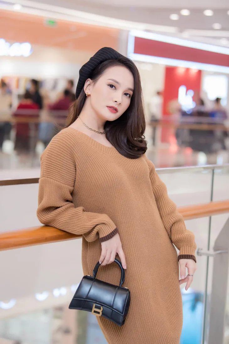 Ngắm gu thời trang tinh tế, nổi bật của bà bầu Bảo Thanh - Ảnh 1. Ngắm gu thời trang tinh tế, nổi bật của bà bầu Bảo Thanh - Ảnh 1.