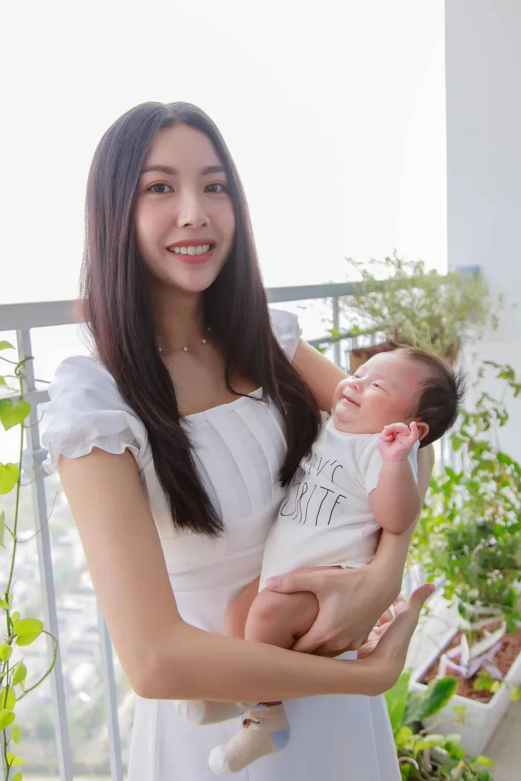 Á hậu Thúy Vân sau khi làm mẹ: Rất khác - Ảnh 1. Á hậu Thúy Vân sau khi làm mẹ: Rất khác - Ảnh 1.