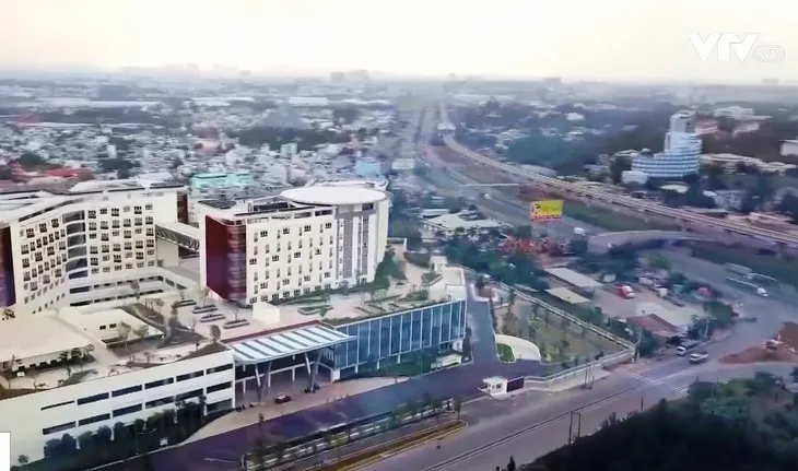 Hàng loạt bệnh viện mới được xây dựng, nỗi ám ảnh quá tải bệnh nhân sẽ không còn - Ảnh 1. Hàng loạt bệnh viện mới được xây dựng, nỗi ám ảnh quá tải bệnh nhân sẽ không còn - Ảnh 1.