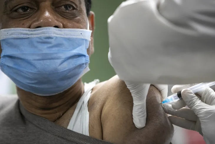 Các nước nghèo tụt hậu từ 6 - 8 tháng trong việc tiếp cận vaccine COVID-19 - Ảnh 1. Các nước nghèo tụt hậu từ 6 - 8 tháng trong việc tiếp cận vaccine COVID-19 - Ảnh 1.
