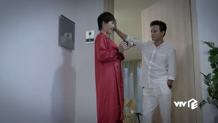 Hướng dương ngược nắng - Tập 21: Chị em Minh hiên ngang bước vào Cao Dược, bà Bạch Cúc đã tính sẵn cách trị - Ảnh 12. Hướng dương ngược nắng - Tập 21: Chị em Minh hiên ngang bước vào Cao Dược, bà Bạch Cúc đã tính sẵn cách trị - Ảnh 12.