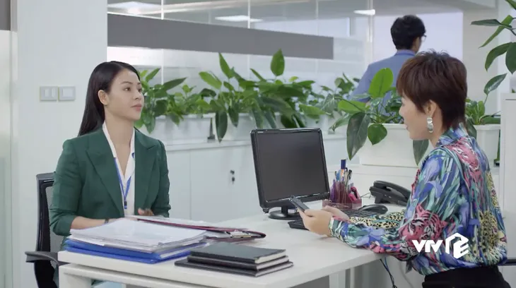 Hướng dương ngược nắng - Tập 21: Chị em Minh hiên ngang bước vào Cao Dược, bà Bạch Cúc đã tính sẵn cách trị - Ảnh 15. Hướng dương ngược nắng - Tập 21: Chị em Minh hiên ngang bước vào Cao Dược, bà Bạch Cúc đã tính sẵn cách trị - Ảnh 15.
