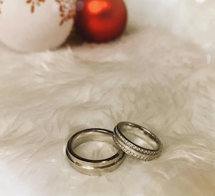 Sao phim Hoa thiên cốt công bố đã kết hôn 2 năm - Ảnh 1. Sao phim Hoa thiên cốt công bố đã kết hôn 2 năm - Ảnh 1.