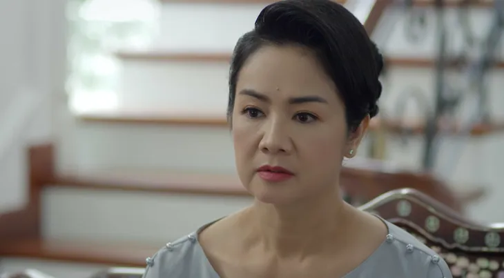 Hướng dương ngược nắng - Tập 10: Ông Phan thản nhiên nói chưa chắc Kiên (Hồng Đăng) là cháu rể - Ảnh 2. Hướng dương ngược nắng - Tập 10: Ông Phan thản nhiên nói chưa chắc Kiên (Hồng Đăng) là cháu rể - Ảnh 2.