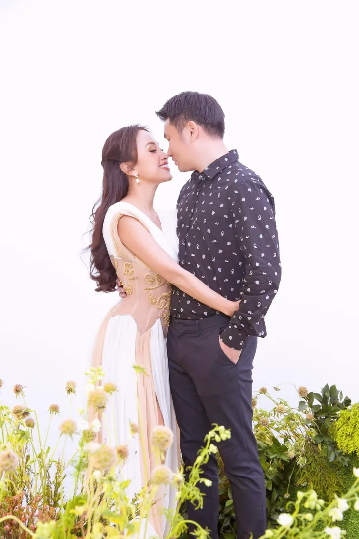 MC Thanh Vân Hugo hóa nữ thần quyến rũ bên bạn trai - Ảnh 7. MC Thanh Vân Hugo hóa nữ thần quyến rũ bên bạn trai - Ảnh 7.