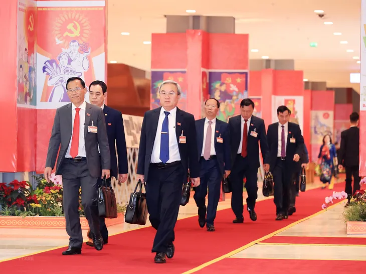 Chiều nay (30/1), Đại hội bỏ phiếu bầu 200 Ủy viên Ban Chấp hành Trung ương khóa XIII - Ảnh 1. Chiều nay (30/1), Đại hội bỏ phiếu bầu 200 Ủy viên Ban Chấp hành Trung ương khóa XIII - Ảnh 1.
