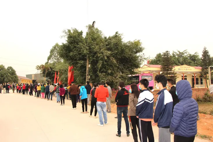 Hôm nay (30/1): Tiến hành lấy 5.000 mẫu xét nghiệm tại tâm dịch Chí Linh - Ảnh 5. Hôm nay (30/1): Tiến hành lấy 5.000 mẫu xét nghiệm tại tâm dịch Chí Linh - Ảnh 5.