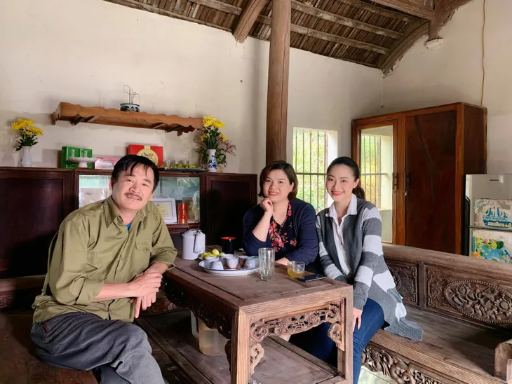 Thanh Hương, Huyền Thạch nhí nhố hậu trường phim Mùa hoa tìm lại - Ảnh 4. Thanh Hương, Huyền Thạch nhí nhố hậu trường phim Mùa hoa tìm lại - Ảnh 4.