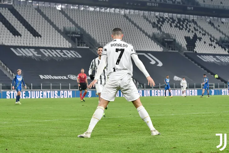 Qua mặt huyền thoại Pele, Ronaldo áp sát kỉ lục vĩ đại - Ảnh 1. Qua mặt huyền thoại Pele, Ronaldo áp sát kỉ lục vĩ đại - Ảnh 1.