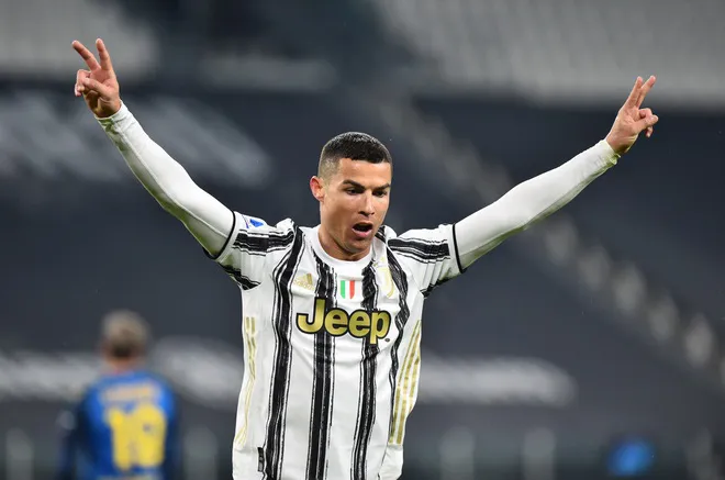 Qua mặt huyền thoại Pele, Ronaldo áp sát kỉ lục vĩ đại - Ảnh 2. Qua mặt huyền thoại Pele, Ronaldo áp sát kỉ lục vĩ đại - Ảnh 2.
