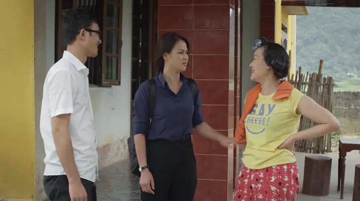 Hướng dương ngược nắng - Tập 12: Sau lưng chê Phúc thậm tệ, trước mặt bà Loan lại khen trí thức - Ảnh 5. Hướng dương ngược nắng - Tập 12: Sau lưng chê Phúc thậm tệ, trước mặt bà Loan lại khen trí thức - Ảnh 5.