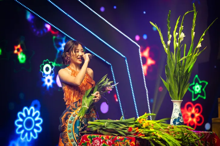 Đón Tết cùng VTV 2021: Văn Mai Hương và Hồ Trung Dũng song ca Tết đón xuân về - Ảnh 5. Đón Tết cùng VTV 2021: Văn Mai Hương và Hồ Trung Dũng song ca Tết đón xuân về - Ảnh 5.