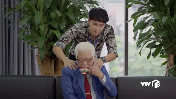 Hướng dương ngược nắng - Tập 12: Bắt đầu bị nghi ngờ, Kiên mượn tay Minh để phá Cao Dược - Ảnh 2. Hướng dương ngược nắng - Tập 12: Bắt đầu bị nghi ngờ, Kiên mượn tay Minh để phá Cao Dược - Ảnh 2.