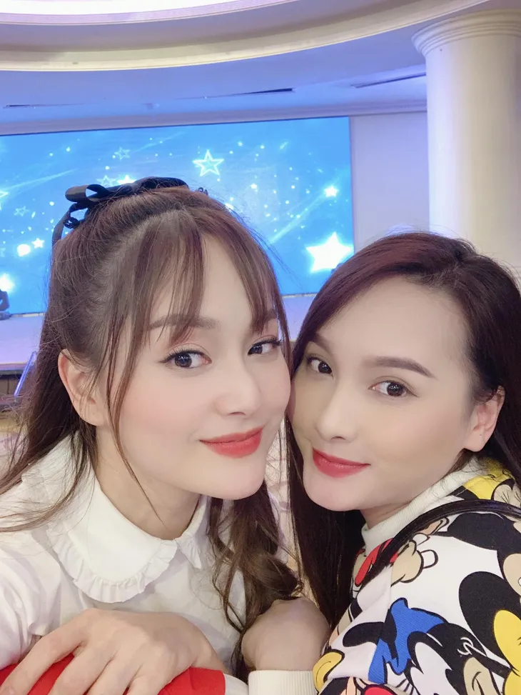 Hồng Diễm, Bảo Thanh và loạt nữ diễn viên xinh đẹp bất ngờ tụ họp - Ảnh 1. Hồng Diễm, Bảo Thanh và loạt nữ diễn viên xinh đẹp bất ngờ tụ họp - Ảnh 1.