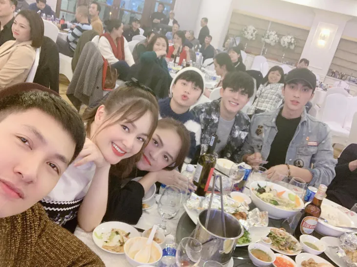 Hồng Diễm, Bảo Thanh và loạt nữ diễn viên xinh đẹp bất ngờ tụ họp - Ảnh 4. Hồng Diễm, Bảo Thanh và loạt nữ diễn viên xinh đẹp bất ngờ tụ họp - Ảnh 4.