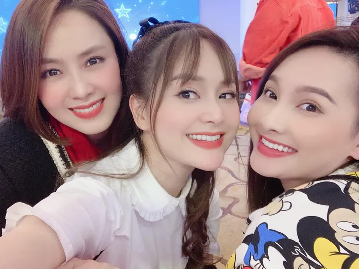 Hồng Diễm, Bảo Thanh và loạt nữ diễn viên xinh đẹp bất ngờ tụ họp - Ảnh 9. Hồng Diễm, Bảo Thanh và loạt nữ diễn viên xinh đẹp bất ngờ tụ họp - Ảnh 9.