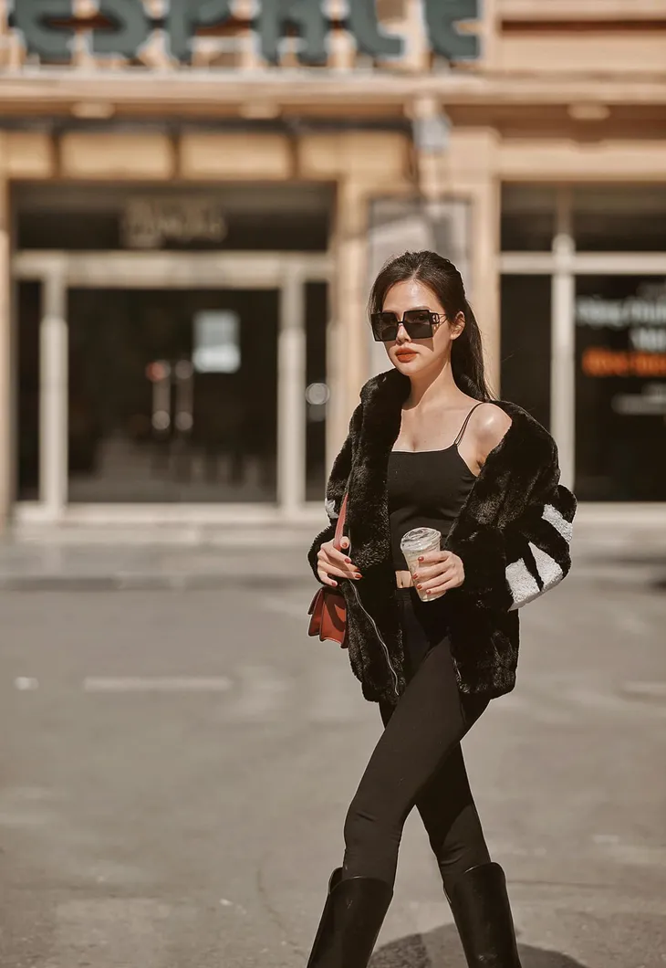 Phanh Lee tung bộ ảnh hờ hững giữa phố Đông Hà Nội - Ảnh 10. Phanh Lee tung bộ ảnh hờ hững giữa phố Đông Hà Nội - Ảnh 10.
