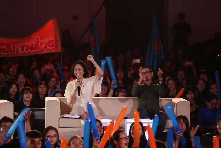 Sinh viên KHXH&NV dí dỏm đưa thông điệp Tiệc trăng máu vào SV 2020 - Ảnh 11. Sinh viên KHXH&NV dí dỏm đưa thông điệp Tiệc trăng máu vào SV 2020 - Ảnh 11.