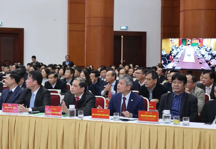 Thủ tướng dự Hội nghị triển khai nhiệm vụ tài chính - ngân sách nhà nước năm 2021 - Ảnh 7. Thủ tướng dự Hội nghị triển khai nhiệm vụ tài chính - ngân sách nhà nước năm 2021 - Ảnh 7.