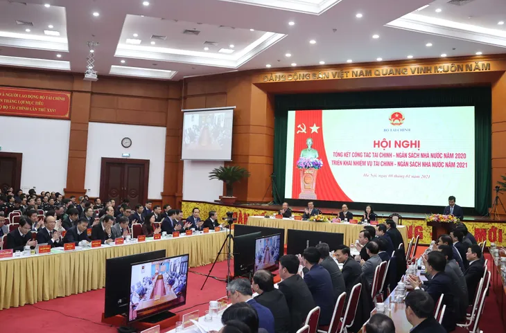 Thủ tướng dự Hội nghị triển khai nhiệm vụ tài chính - ngân sách nhà nước năm 2021 - Ảnh 4. Thủ tướng dự Hội nghị triển khai nhiệm vụ tài chính - ngân sách nhà nước năm 2021 - Ảnh 4.
