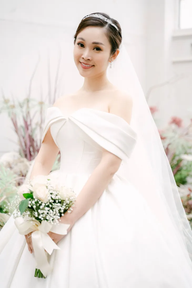Ảnh cưới tuyệt đẹp của MC Thùy Linh và chồng kém 5 tuổi Hiếu Su - Ảnh 7. Ảnh cưới tuyệt đẹp của MC Thùy Linh và chồng kém 5 tuổi Hiếu Su - Ảnh 7.