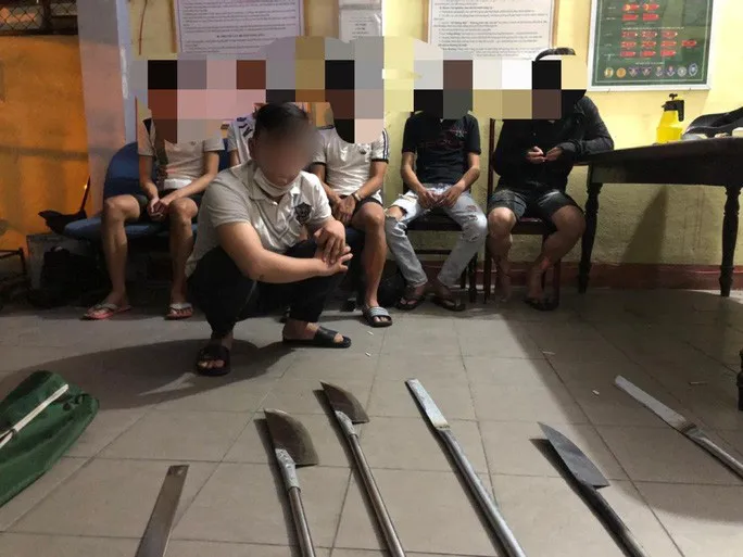 Nổ súng chỉ thiên trấn áp 2 nhóm thanh niên chuẩn bị hỗn chiến - Ảnh 1. Nổ súng chỉ thiên trấn áp 2 nhóm thanh niên chuẩn bị hỗn chiến - Ảnh 1.