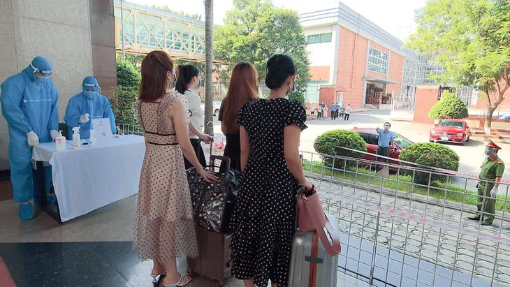 Ngày mai bình yên - Tập 16: Dụ được bà Trúc trở về, ông Phát sướng như trúng số - Ảnh 26. Ngày mai bình yên - Tập 16: Dụ được bà Trúc trở về, ông Phát sướng như trúng số - Ảnh 26.