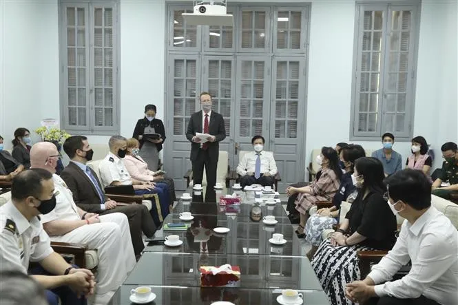 Bộ Y tế tiếp nhận 77 tủ lạnh âm sâu do Hoa Kỳ viện trợ - Ảnh 1. Bộ Y tế tiếp nhận 77 tủ lạnh âm sâu do Hoa Kỳ viện trợ - Ảnh 1.