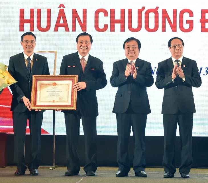 Phòng chống thiên tai luôn là nhiệm vụ hàng đầu, thường xuyên, liên tục - Ảnh 1. Phòng chống thiên tai luôn là nhiệm vụ hàng đầu, thường xuyên, liên tục - Ảnh 1.