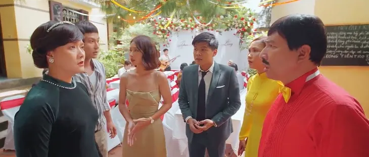 11 tháng 5 ngày: Hậu trường lễ ăn hỏi vui hết sảy của Long đần - Ảnh 1. 11 tháng 5 ngày: Hậu trường lễ ăn hỏi vui hết sảy của Long đần - Ảnh 1.