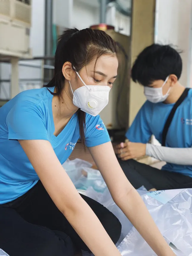Hé lộ trang phục màn múa lụa của Đỗ Hà tại Miss World 2021 - Ảnh 6. Hé lộ trang phục màn múa lụa của Đỗ Hà tại Miss World 2021 - Ảnh 6.