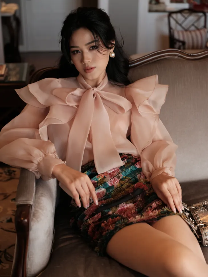 Hé lộ trang phục màn múa lụa của Đỗ Hà tại Miss World 2021 - Ảnh 4. Hé lộ trang phục màn múa lụa của Đỗ Hà tại Miss World 2021 - Ảnh 4.