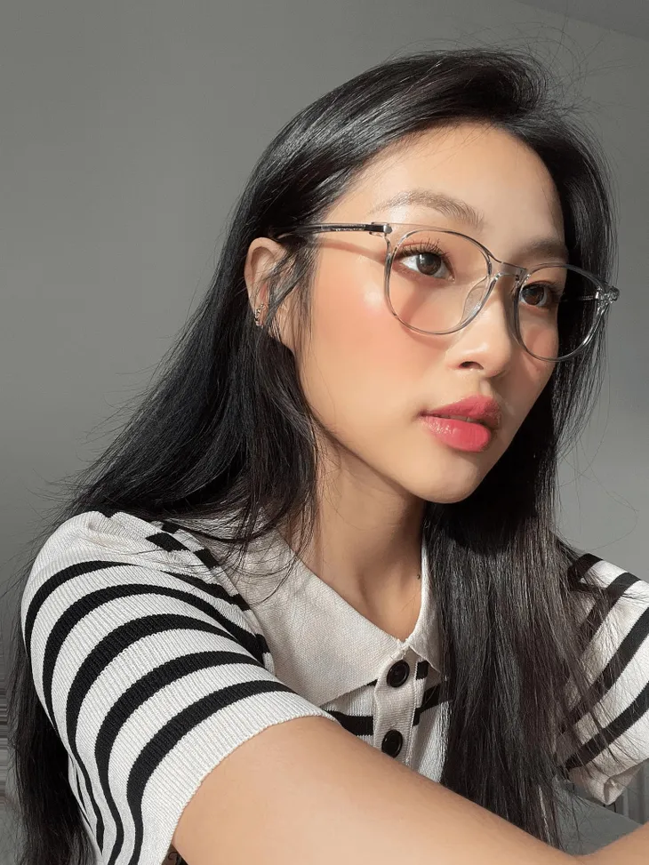 Kính mắt Anna: Thương hiệu sở hữu loạt style kính mắt trẻ trung, trendy dành cho giới trẻ - Ảnh 1. Kính mắt Anna: Thương hiệu sở hữu loạt style kính mắt trẻ trung, trendy dành cho giới trẻ - Ảnh 1.