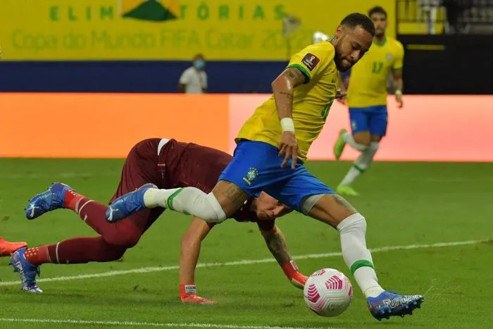Neymar tỏa sáng, Brazil thắng đậm Uruguay - Ảnh 1. Neymar tỏa sáng, Brazil thắng đậm Uruguay - Ảnh 1.