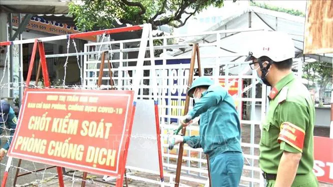 Nhiều tỉnh thành điều chỉnh việc xét nghiệm, cách ly đối với người về từ vùng xanh, vùng đỏ - Ảnh 4. Nhiều tỉnh thành điều chỉnh việc xét nghiệm, cách ly đối với người về từ vùng xanh, vùng đỏ - Ảnh 4.