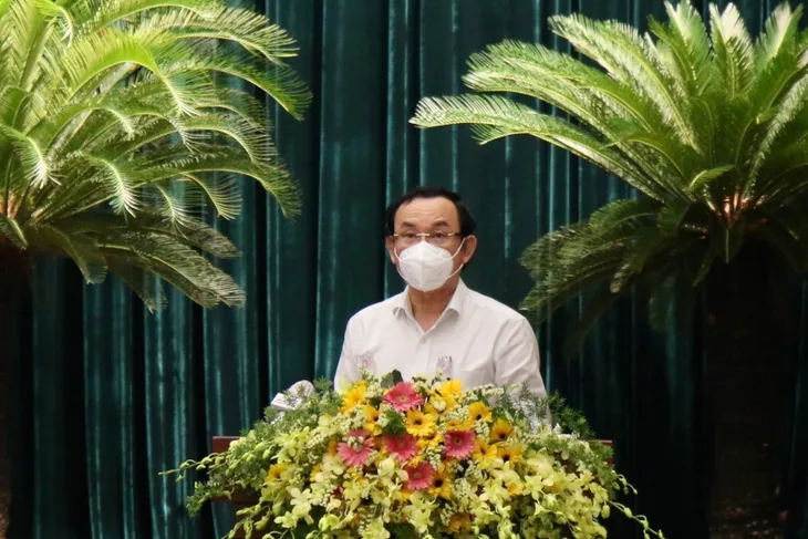 Đến tháng 11, TP Hồ Chí Minh vẫn chưa thể bình thường mới - Ảnh 1. Đến tháng 11, TP Hồ Chí Minh vẫn chưa thể bình thường mới - Ảnh 1.