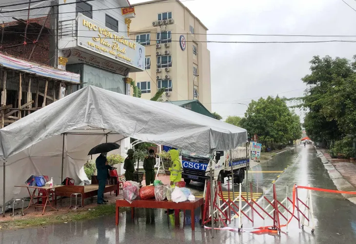 Ghi nhận 2 ca dương tính, Trung tâm Y tế ở Phú Thọ dừng tiếp nhận bệnh nhân - Ảnh 1. Ghi nhận 2 ca dương tính, Trung tâm Y tế ở Phú Thọ dừng tiếp nhận bệnh nhân - Ảnh 1.