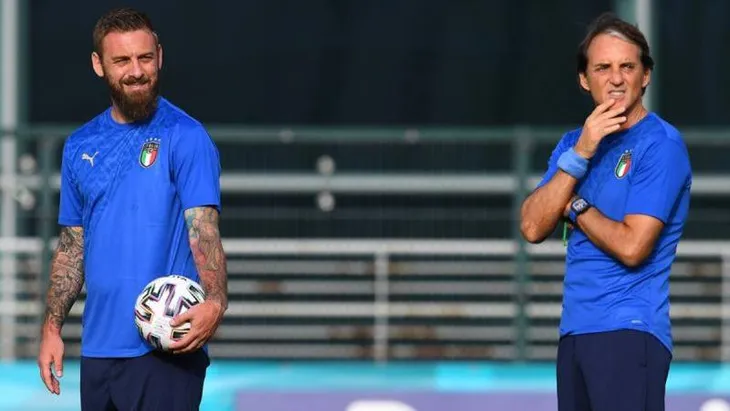 De Rossi & Del Piero trước cơ hội trở thành những HLV trong tương lai - Ảnh 1. De Rossi & Del Piero trước cơ hội trở thành những HLV trong tương lai - Ảnh 1.