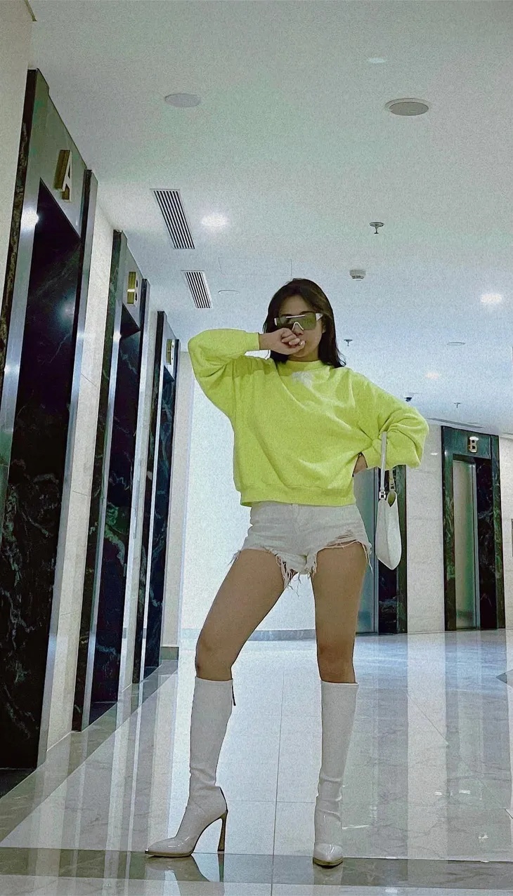 Phương Oanh, Khả Ngân và dàn diễn viên đồng loạt lên đồ đón gió lạnh - Ảnh 4. Phương Oanh, Khả Ngân và dàn diễn viên đồng loạt lên đồ đón gió lạnh - Ảnh 4.