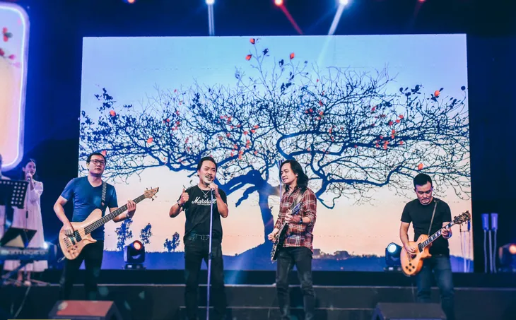 Quán thanh xuân trở lại cùng ký ức của những người mê băng đĩa nhạc xưa - Ảnh 4. Quán thanh xuân trở lại cùng ký ức của những người mê băng đĩa nhạc xưa - Ảnh 4.
