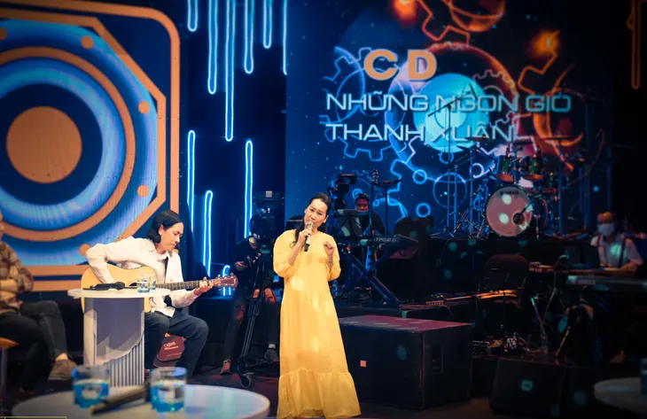 Quán thanh xuân trở lại cùng ký ức của những người mê băng đĩa nhạc xưa - Ảnh 3. Quán thanh xuân trở lại cùng ký ức của những người mê băng đĩa nhạc xưa - Ảnh 3.