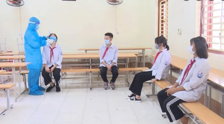 Hàng chục học sinh nghi nhiễm COVID-19, học sinh Việt Trì và Lâm Thao tạm dừng đến trường - Ảnh 1. Hàng chục học sinh nghi nhiễm COVID-19, học sinh Việt Trì và Lâm Thao tạm dừng đến trường - Ảnh 1.