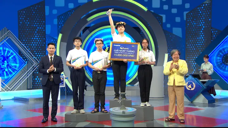 Đường lên đỉnh Olympia 22: Chàng trai quê lúa giành tấm vé đầu tiên vào cuộc thi Quý - Ảnh 2. Đường lên đỉnh Olympia 22: Chàng trai quê lúa giành tấm vé đầu tiên vào cuộc thi Quý - Ảnh 2.