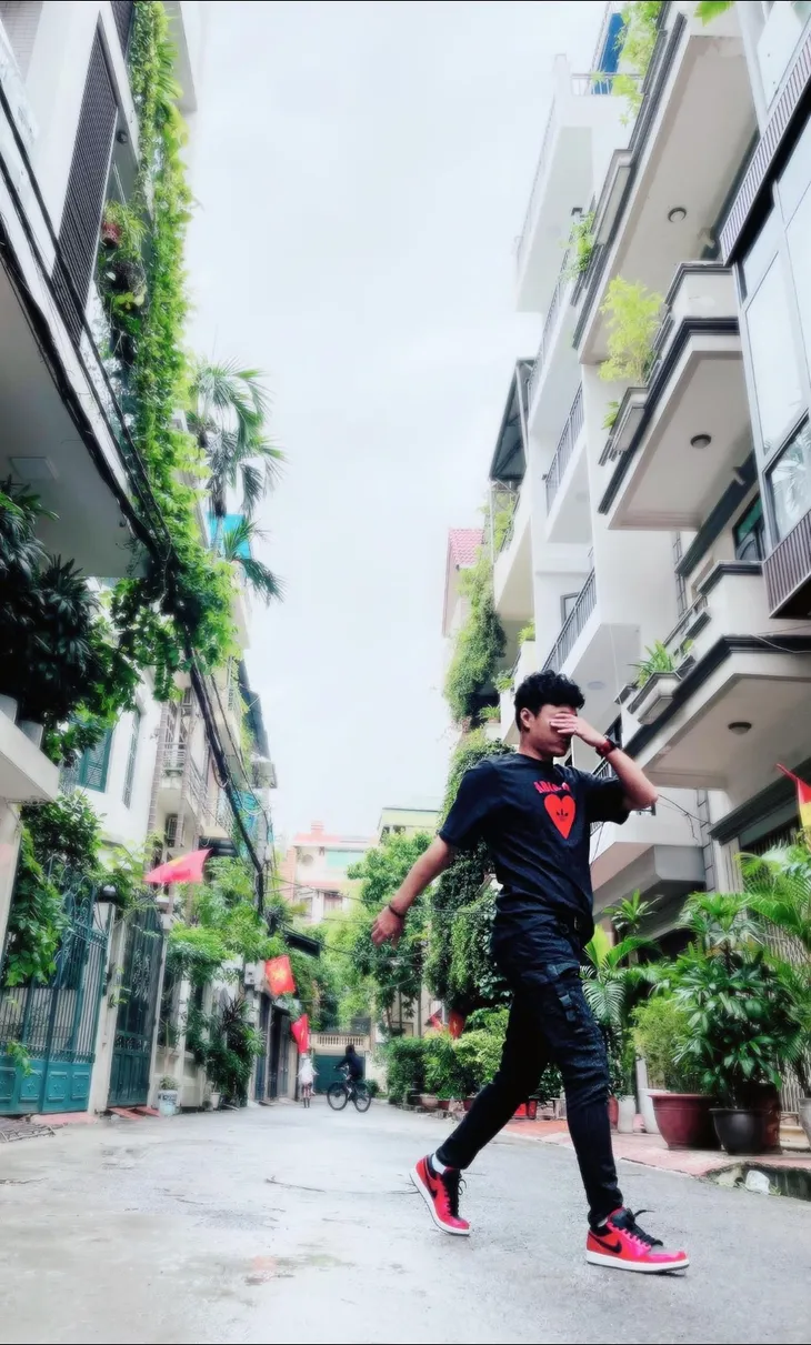 Diễn viên Việt tuần qua: Phương Oanh tìm thấy chân ái, loạt diễn viên vào viện mừng sinh nhật NSND Công Lý - Ảnh 2. Diễn viên Việt tuần qua: Phương Oanh tìm thấy chân ái, loạt diễn viên vào viện mừng sinh nhật NSND Công Lý - Ảnh 2.