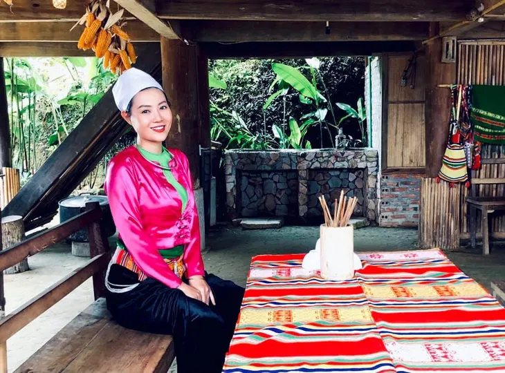 Diễn viên Việt tuần qua: Phương Oanh tìm thấy chân ái, loạt diễn viên vào viện mừng sinh nhật NSND Công Lý - Ảnh 6. Diễn viên Việt tuần qua: Phương Oanh tìm thấy chân ái, loạt diễn viên vào viện mừng sinh nhật NSND Công Lý - Ảnh 6.