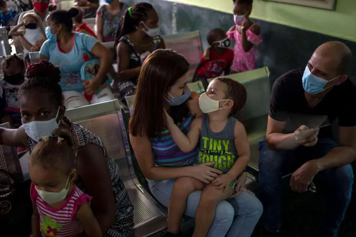 Cuba xem xét thử nghiệm vaccine COVID-19 cho trẻ dưới 2 tuổi - Ảnh 1. Cuba xem xét thử nghiệm vaccine COVID-19 cho trẻ dưới 2 tuổi - Ảnh 1.