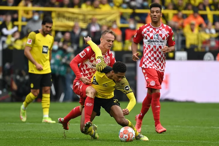 Vòng 8 Bundesliga: Dortmund vươn lên dẫn đầu BXH - Ảnh 1. Vòng 8 Bundesliga: Dortmund vươn lên dẫn đầu BXH - Ảnh 1.