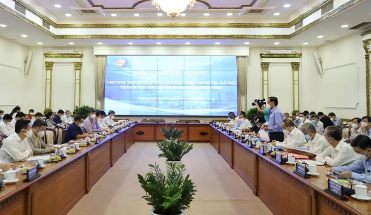 Đầu tư công và xuất khẩu là động lực cho tăng trưởng kinh tế - Ảnh 1. Đầu tư công và xuất khẩu là động lực cho tăng trưởng kinh tế - Ảnh 1.