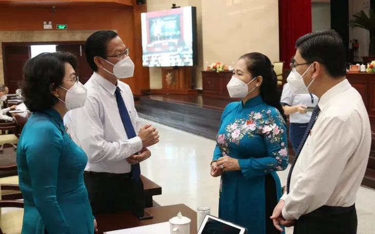 TP Hồ Chí Minh bàn giải pháp phục hồi và phát triển kinh tế - Ảnh 1. TP Hồ Chí Minh bàn giải pháp phục hồi và phát triển kinh tế - Ảnh 1.